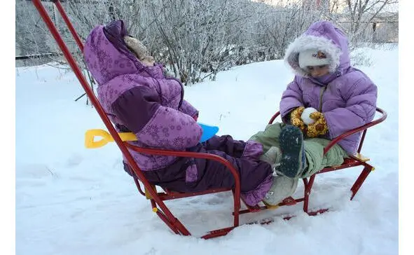 Играют Таня давай пойдем гулять из дома в лес вдруг найдем какуюнибудь - фото 28