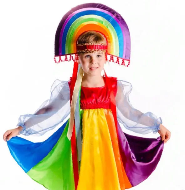 В центре находится девочка на голове ободок с изображением радуги Девочка - фото 2