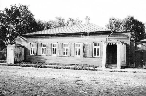 Дом Смидовичей где родился и вырос В В Вересаев на ВерхнеДворянской ул - фото 1