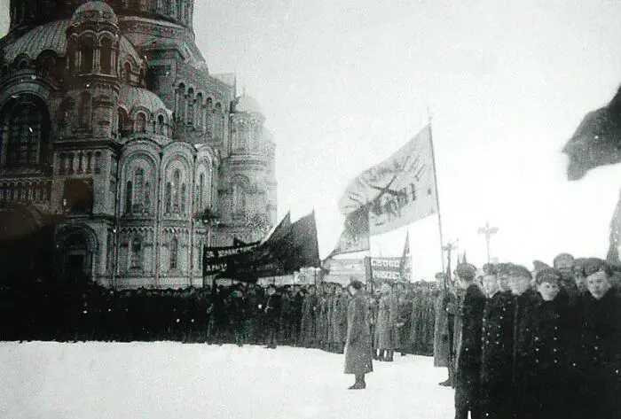 Март 1917го Митинг матросов на Якорной площади В тот же день т е еще до - фото 5