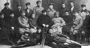 Группа крымских подпольщиков 19181920 годов с Ю П Гавеном Сидят справа - фото 14