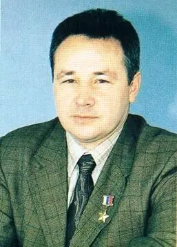 Газинур Гарифзянович Хайруллин С 1994 по 2008 год работал в авиакомпаниях - фото 5
