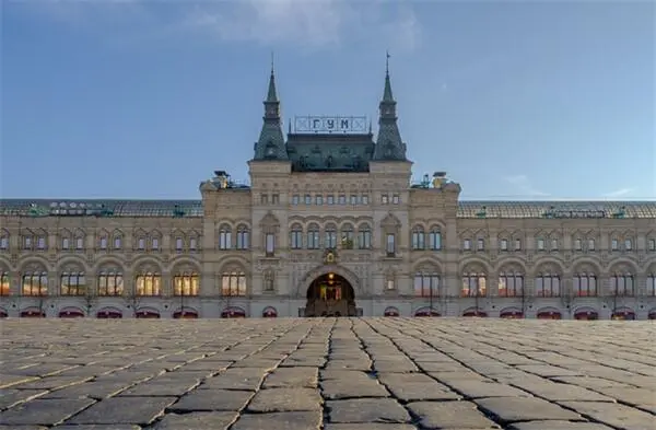 Одна из самых неправильных форм подбора одеться с головы до ног в вещи - фото 6