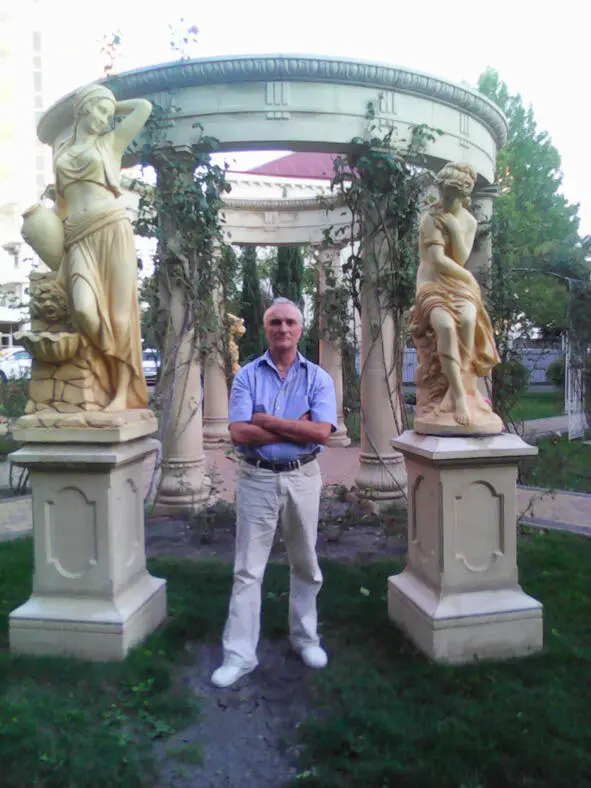 Не знал такой я красоты Где в одном месте все цветы Бог это создал для - фото 12