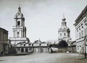 Церковь Параскевы Пятницы за Ленивым рынком В 1944 годуна месте Пятницкой - фото 1