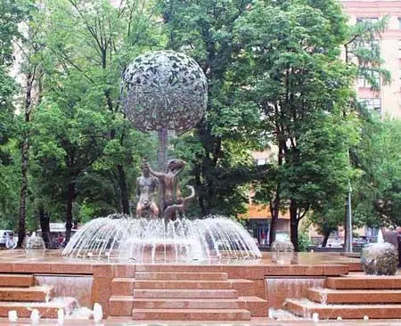 Современный вид площади Дом 20 доходный дом построенный по последнему - фото 2