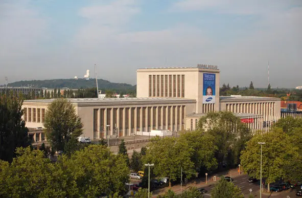 Выставочный комплекс Messe Berlin Могущественная угрожающая всему миру - фото 1