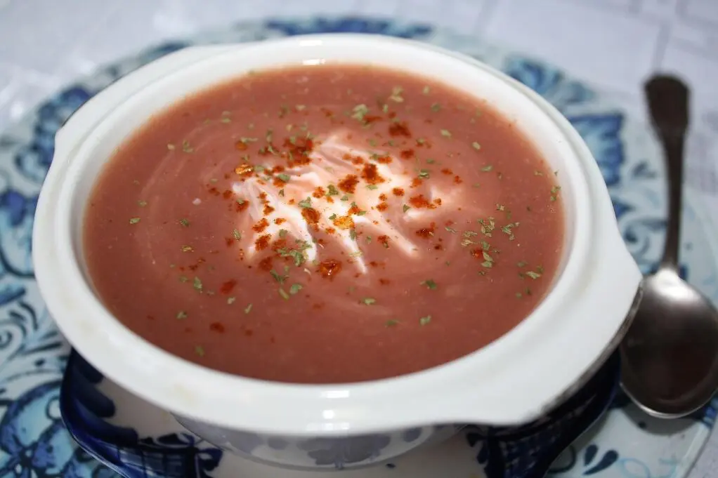 Суп подать со сливками или сметаной сверху посыпать пряностями для овощей - фото 43