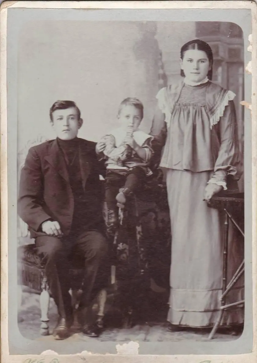 В 1903 году в молодой семье Лукошкиных родился сын Федор Через два года - фото 1