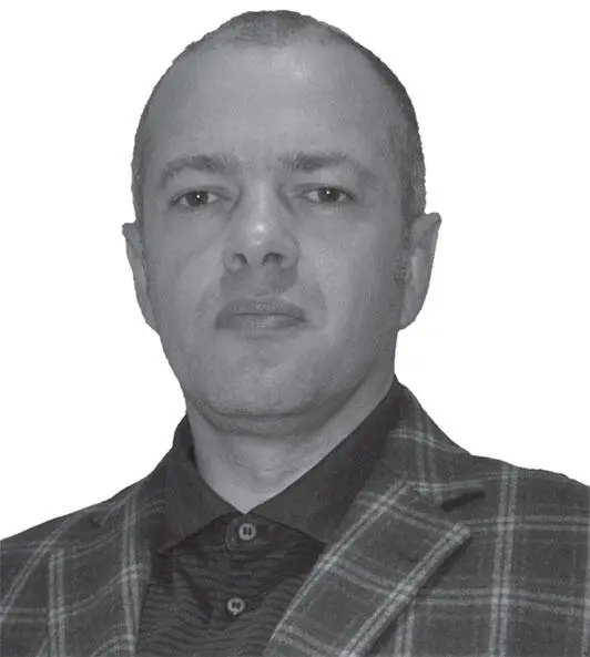 Родился в 1971 году в городе Харькове После службы в Советской армии работал - фото 3