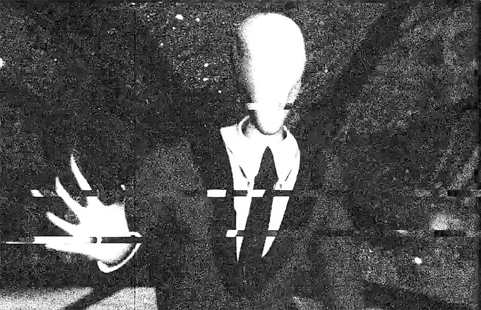 Кадр из игры Faceless которая использует образ Слендермена В чем такая - фото 6