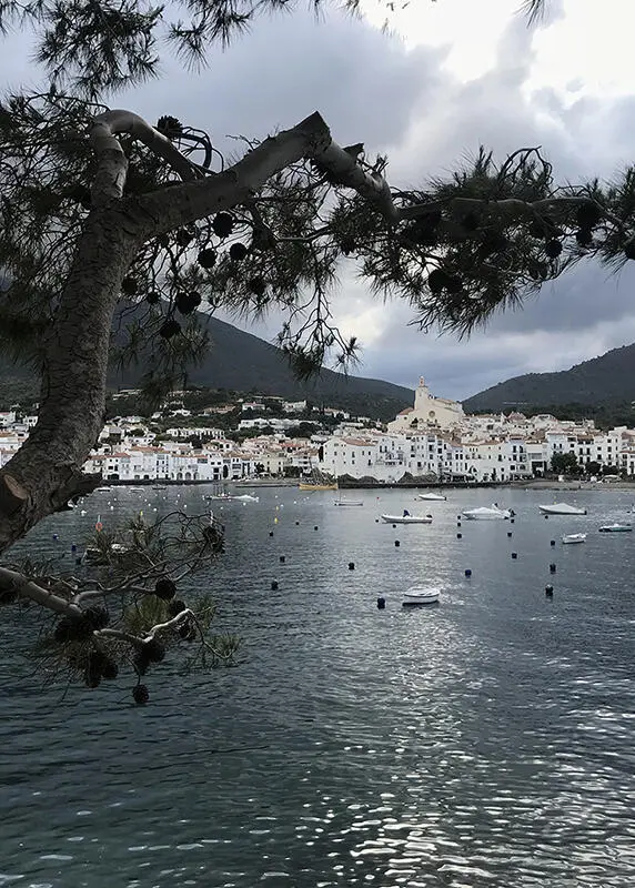 Cadaques A view of the town Cadaques A cathedrals interior Cadaques A - фото 3