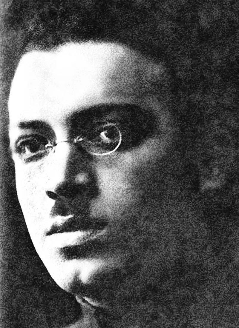 Абрам Слуцкий в редкие минуты отдыха Ведь не случайно в 1937 году Разведупром - фото 13