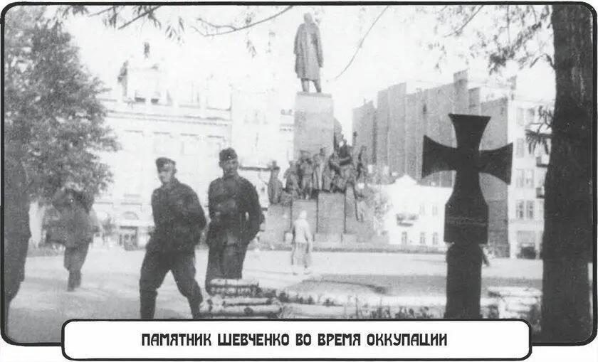 В холле дедушкиного общежития иначе именовать это странное жилище не - фото 7