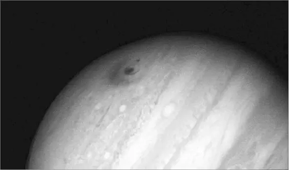 Поверхность Юпитера после столкновения с кометой Это явление вероятностное - фото 1