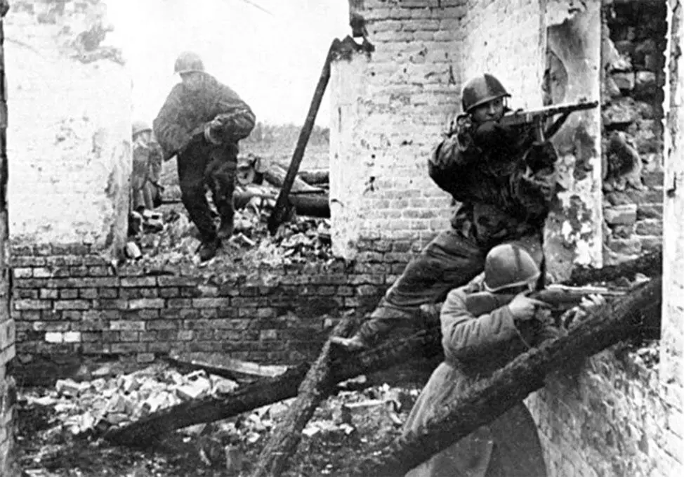 Уличные бои в Гомеле Источник БГМИВОВ 22 ноября началось наступление 3й - фото 2