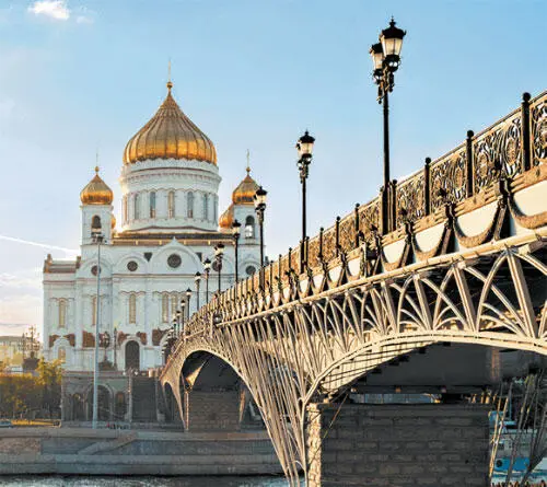 С нового моста видно что Кремль действительно стоит на узком холме - фото 6