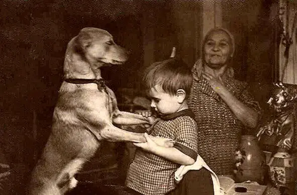 Сережа с собакой Мурзиком у Никитиных Однажды всей семьей ездили в дом отдыха - фото 33
