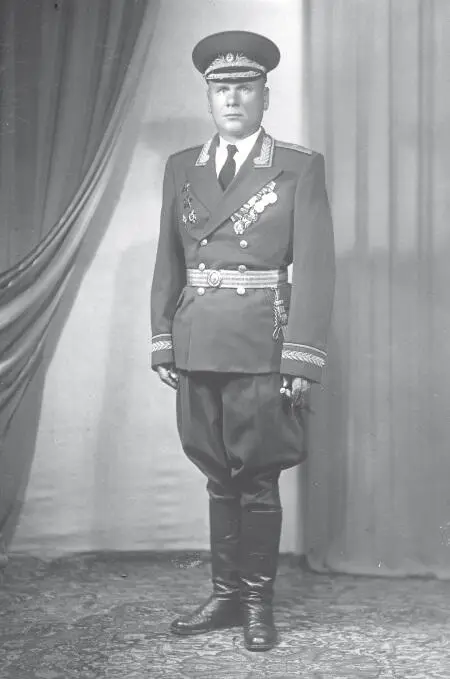 Пётр Карпович Сопруненко 19081992 начальник Управления по делам - фото 1