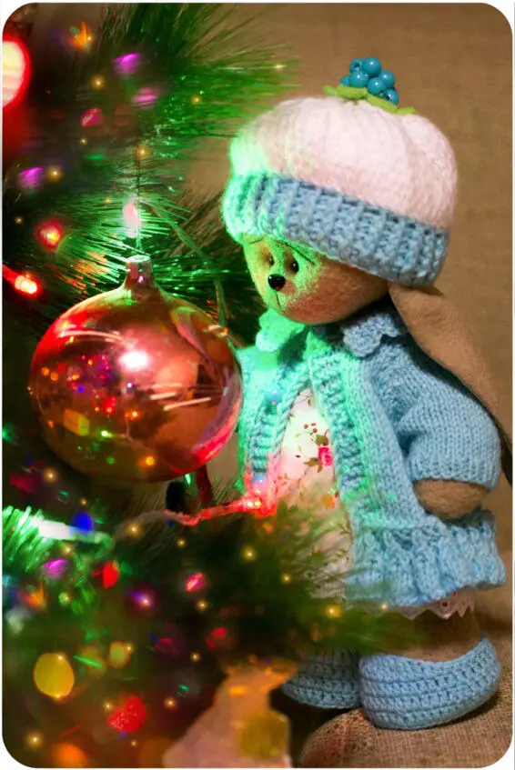 Снеговик Любимой ёлочной игрушкой мишки Маруси был Стёпа Стёпа был медведем - фото 4