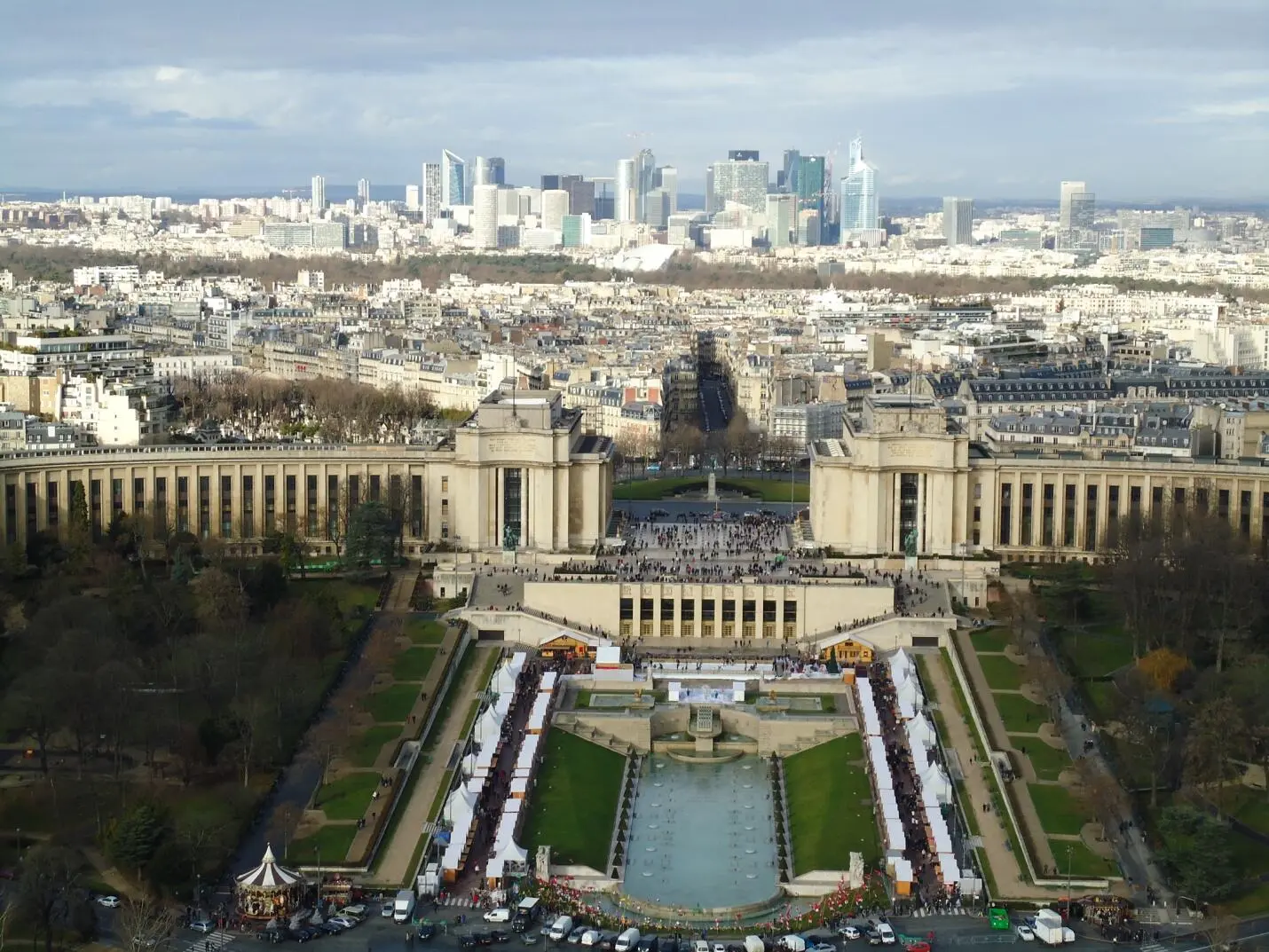 Париж вид с Эйфелевой башни на Трокадеро и на парижское Сити La Défence В - фото 1