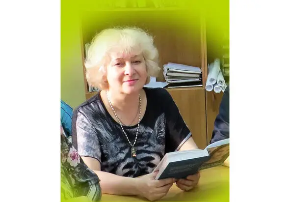 Перед читателем новая книга стихов хабаровчанки Марины Маковой Галактика - фото 1