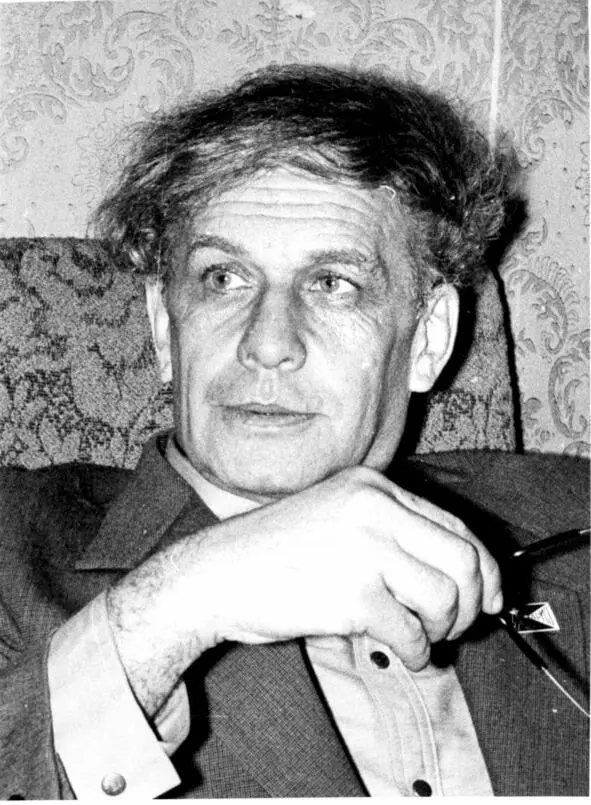 Генрих Альтшуллер 19261998 гг Г С Альтшуллер проанализировал десятки тысяч - фото 1