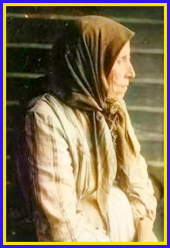 Пожилая женщина Евреи на фотографиях экспедиции Анского Волынь Источник - фото 21
