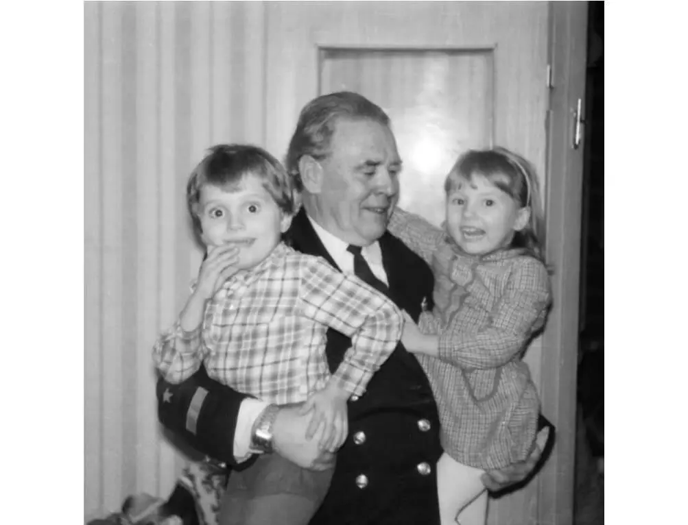 Фото 18 Макс Баррасс Аркадий Викторович Ужанов Катрин Кук 1984 О младших - фото 18
