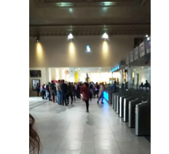 Утром пассажиров мало только очередь в TGV скорый поезд Что делать нам - фото 31