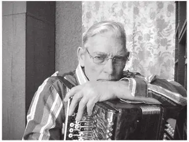 Родился в 1938 году в Полтаве на Украине После Великой Отечественной войны - фото 1