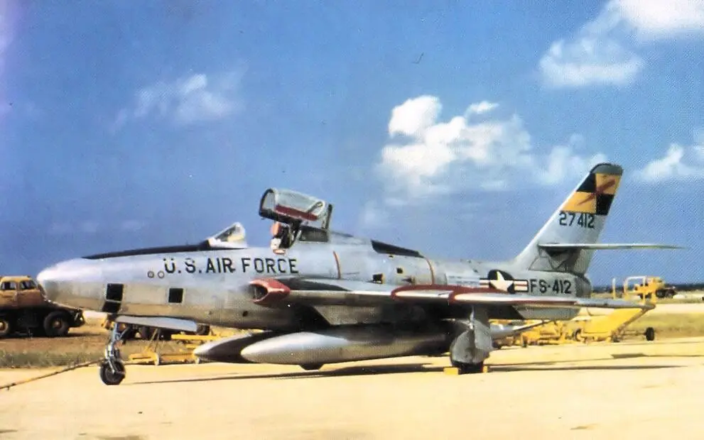 Стреловидный разведчик RF84F Тандерфлеш Удлинённый наплыв крыла для - фото 14