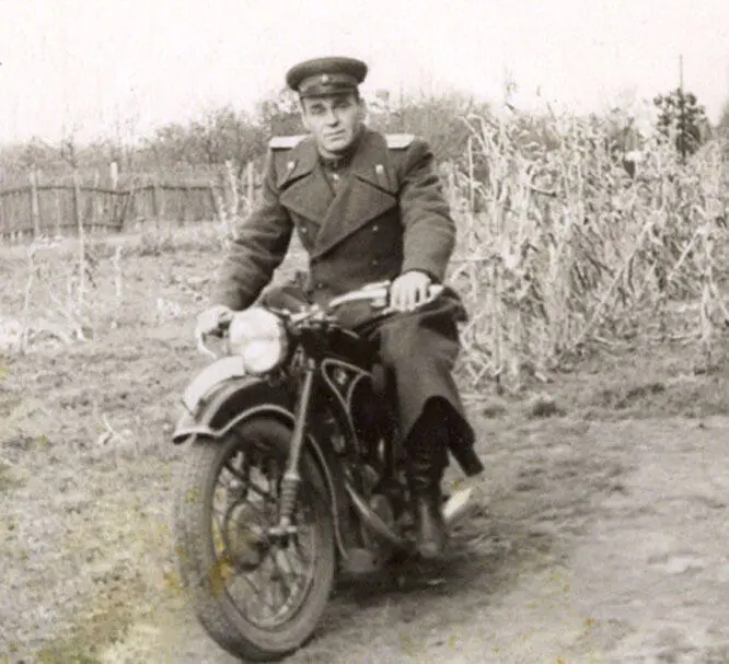 БРЕСТ 1950 год БАТЯ Анатолий Евстафьевич Александра Лаврентьевна в письме - фото 41