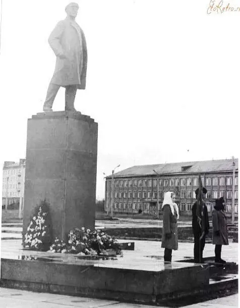 Памятник Ленину Украина Сумская область Кролевец etoretroru Кролевец - фото 22
