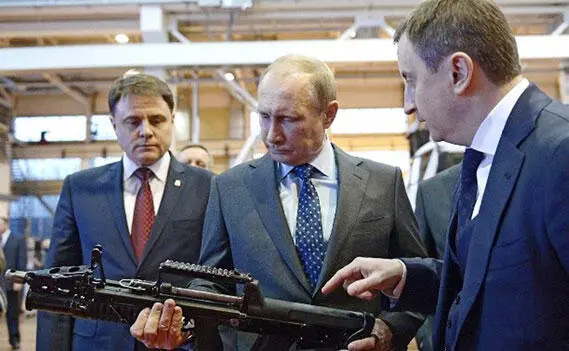 Путин в Туле история в фотографиях Владимир Путин посещал наш славный город - фото 7