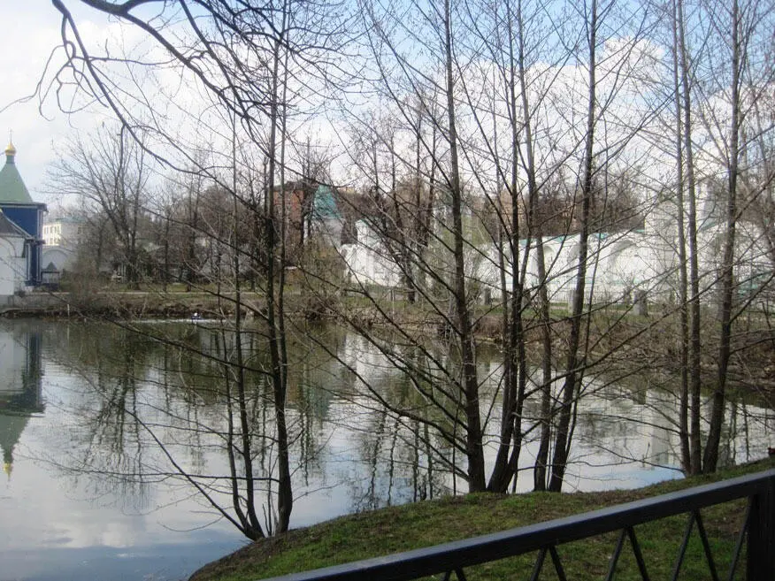 По центру снимка виден кирпичный красный дом В нём жила наша семья Мои - фото 89