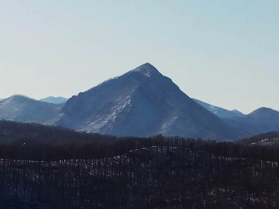 Гора снята с увеличением с Каменного моста Шубинки района Дальнегорска и - фото 1