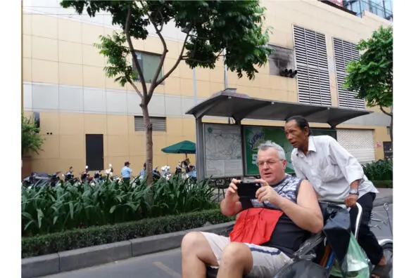 Прямой видео репортаж о поездке на рикше Вы сидите впереди и полностью лишены - фото 6