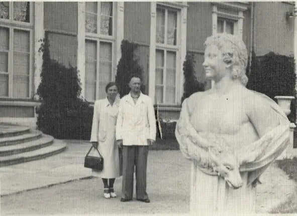 Владислав Антонович и Валентина Александровна на отдыхе 1950е годы Вальс о - фото 1