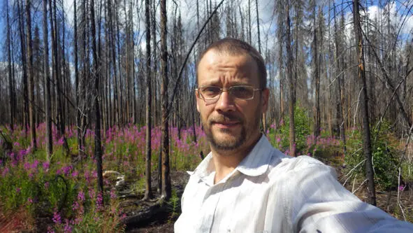 РАН Панорамный снимок Слева направо погибший лес от пожара 2013 года Супер - фото 48