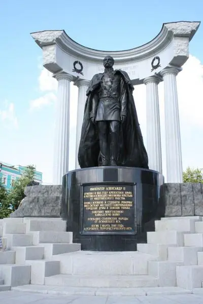 Мемориал Александру II у Храма ХристаСпасителя работы АРукавишникова Святые - фото 55