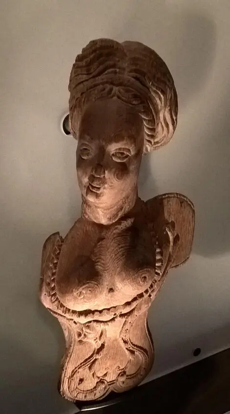 Деревянная резная фигура Стерлинг Шотландия Ее придворные дамы уже чуть не - фото 11