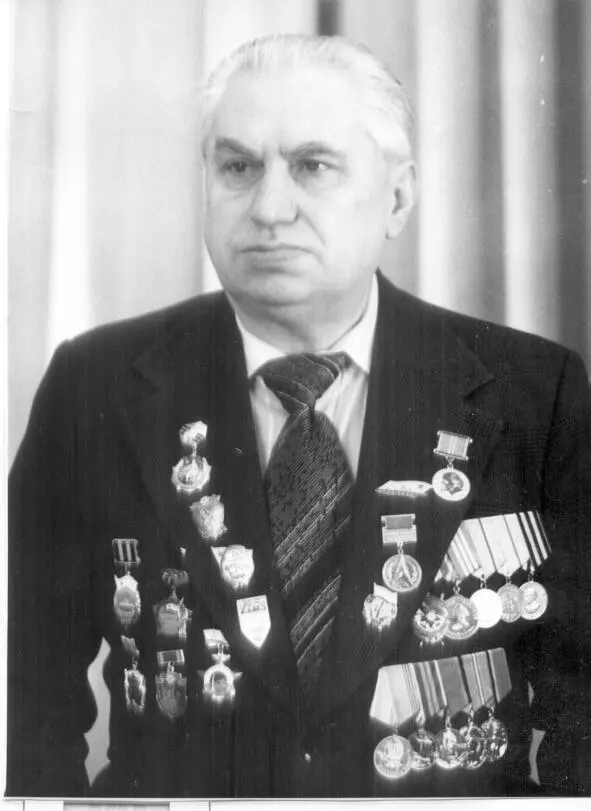 Мой отец Мой отец Волынцев Леонид Константинович родился 18 июня 1923 года в - фото 15