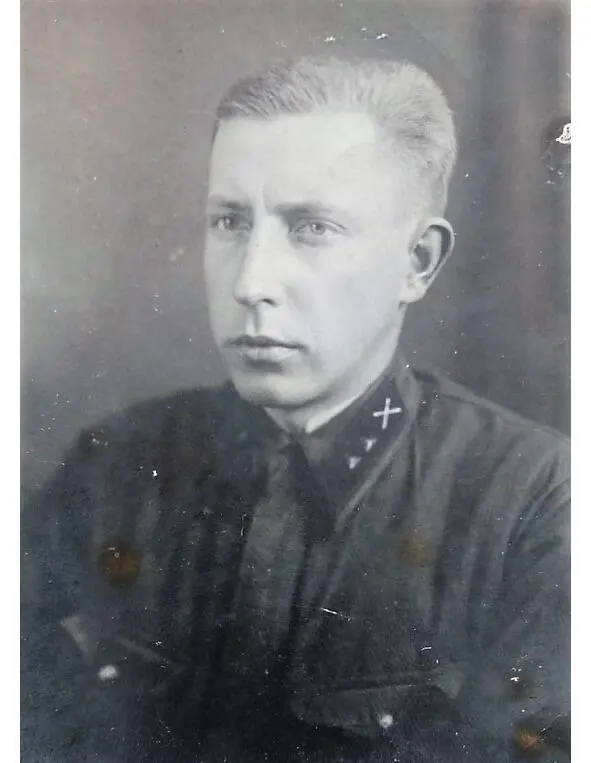 Был очень серьёзно ранен в бою 28X1942 года травма правого коленного - фото 9