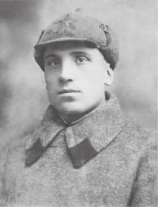 Матвей Иванович Лифинский 19151996 В 19371940 гг служил в действующей - фото 1