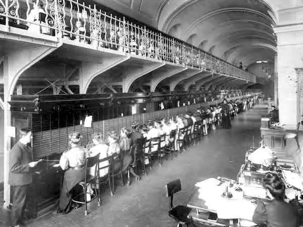 Операционный зал Петербургской телефонной станции Фото 1900х гг В начале - фото 28