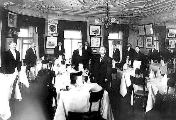 Литературный зал ресторана Вена Фото 1913 г Посетителям литературного - фото 74