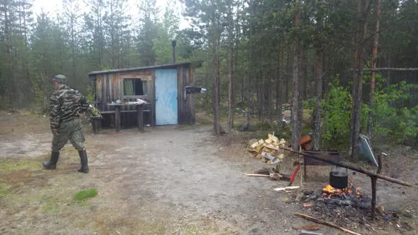 Здесь у Володиного топора треснуло топорище он обв - фото 29
