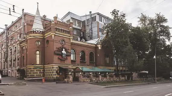 На старинной фотографии гильзовая фабрика и главный офис торгового дома Каты - фото 79