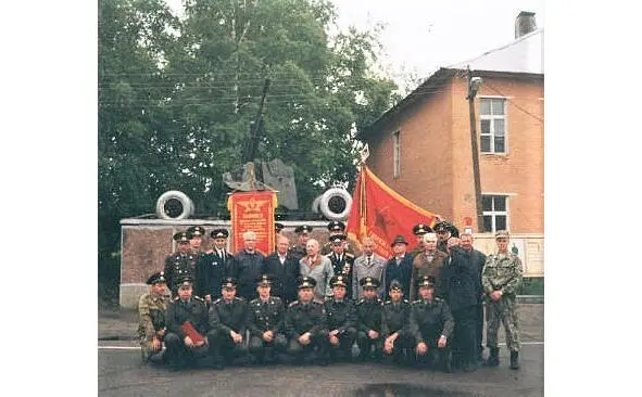 Церемония прощания с боевым Знаменем части Церемония прощания с боевым - фото 5